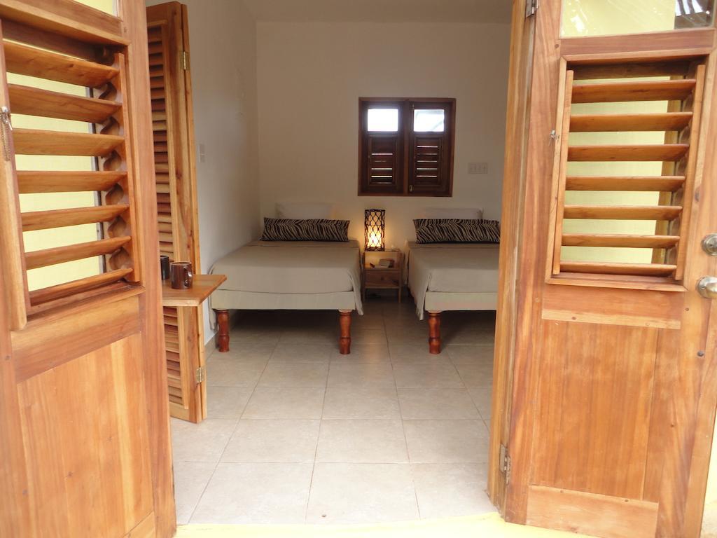 Kudehya Guesthouse Treasure Beach Oda fotoğraf