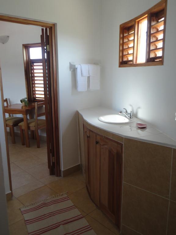 Kudehya Guesthouse Treasure Beach Oda fotoğraf